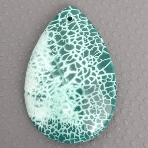 Green and White Dragon's Veins Teardrop Agate Pendant Gemstone - Picture 1 of 3